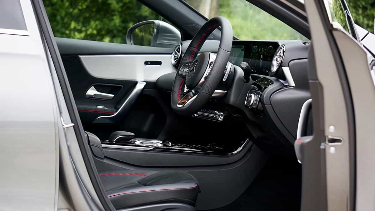 Interior premium Mercedes Clase A de ocasión