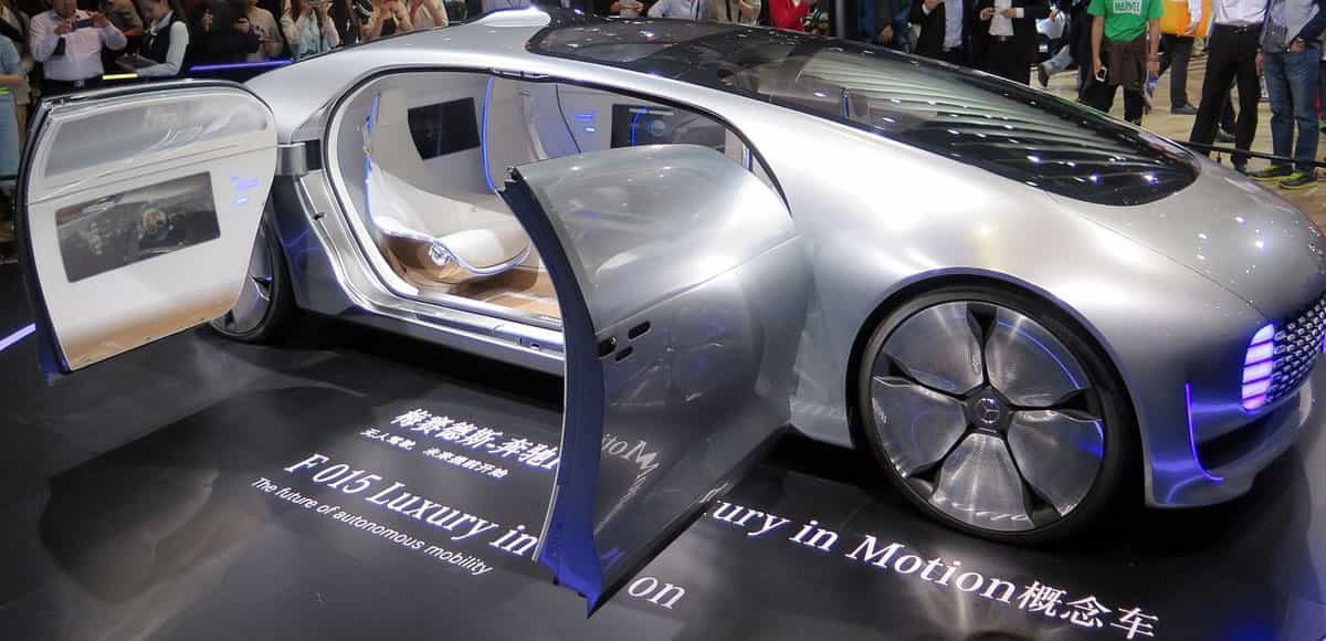 MErcedes futurista