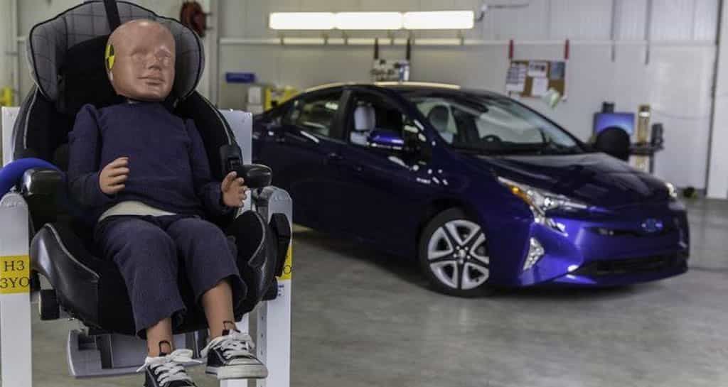 normativa seguridad infantil en coches