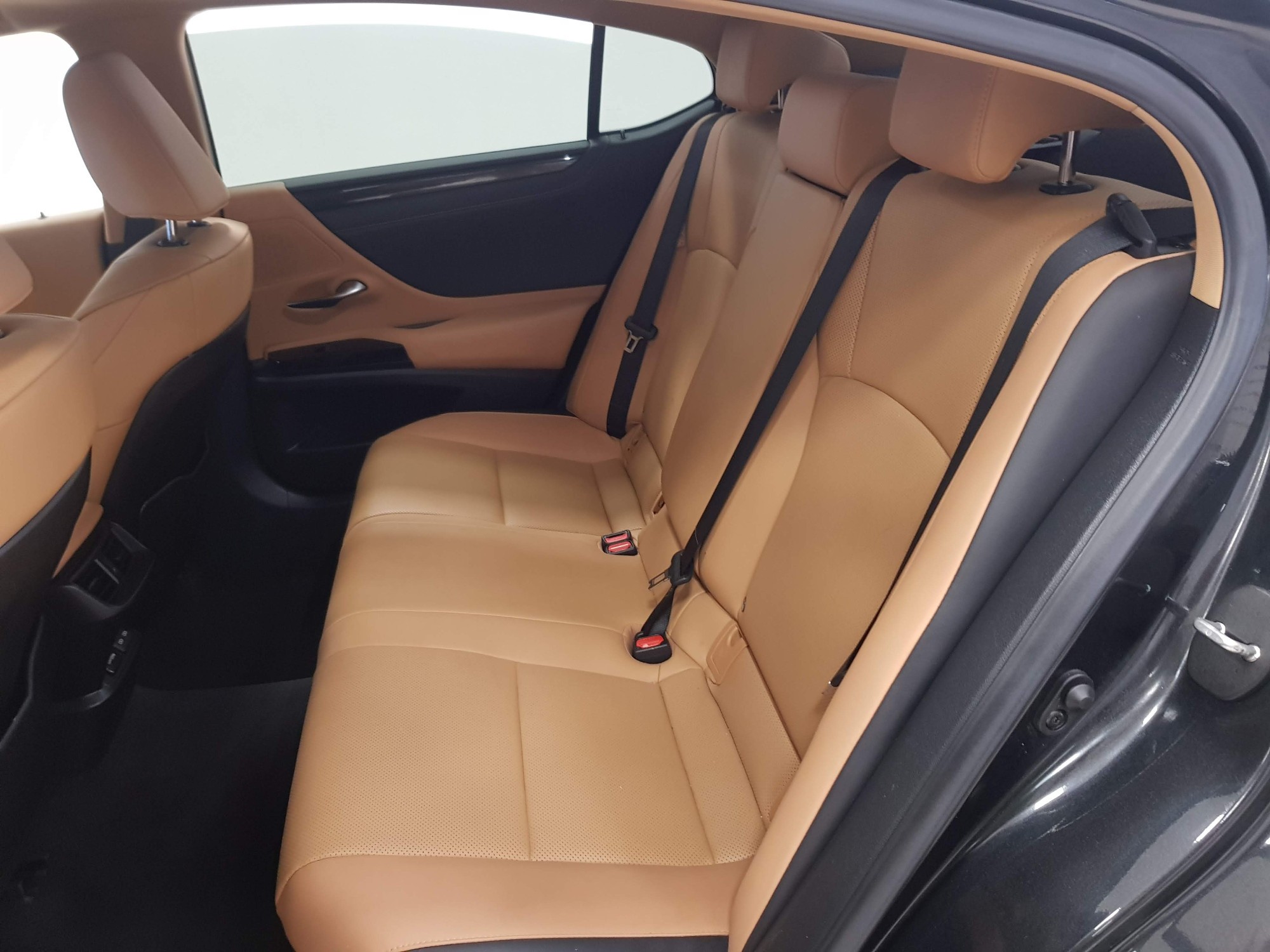 Lexus ES  used car in Malaga