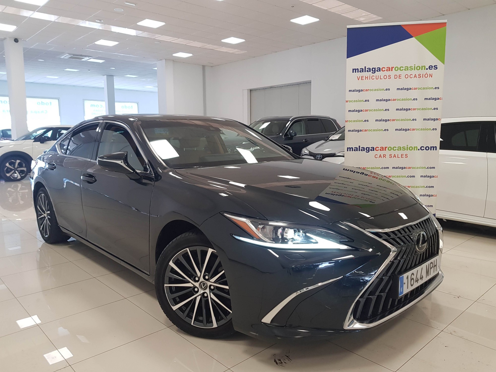 Lexus ES  used car in Malaga