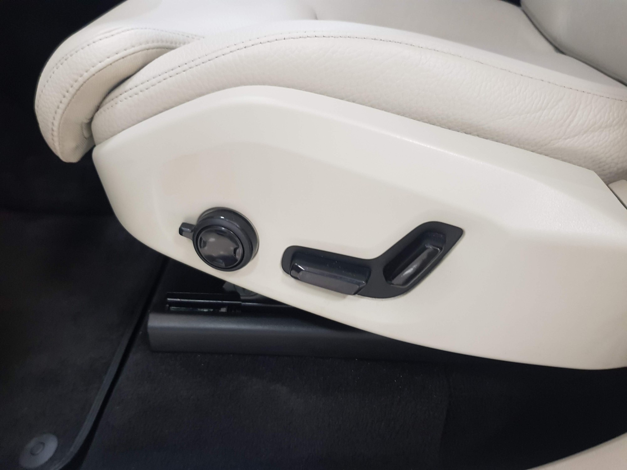 Volvo XC90  used car in Malaga