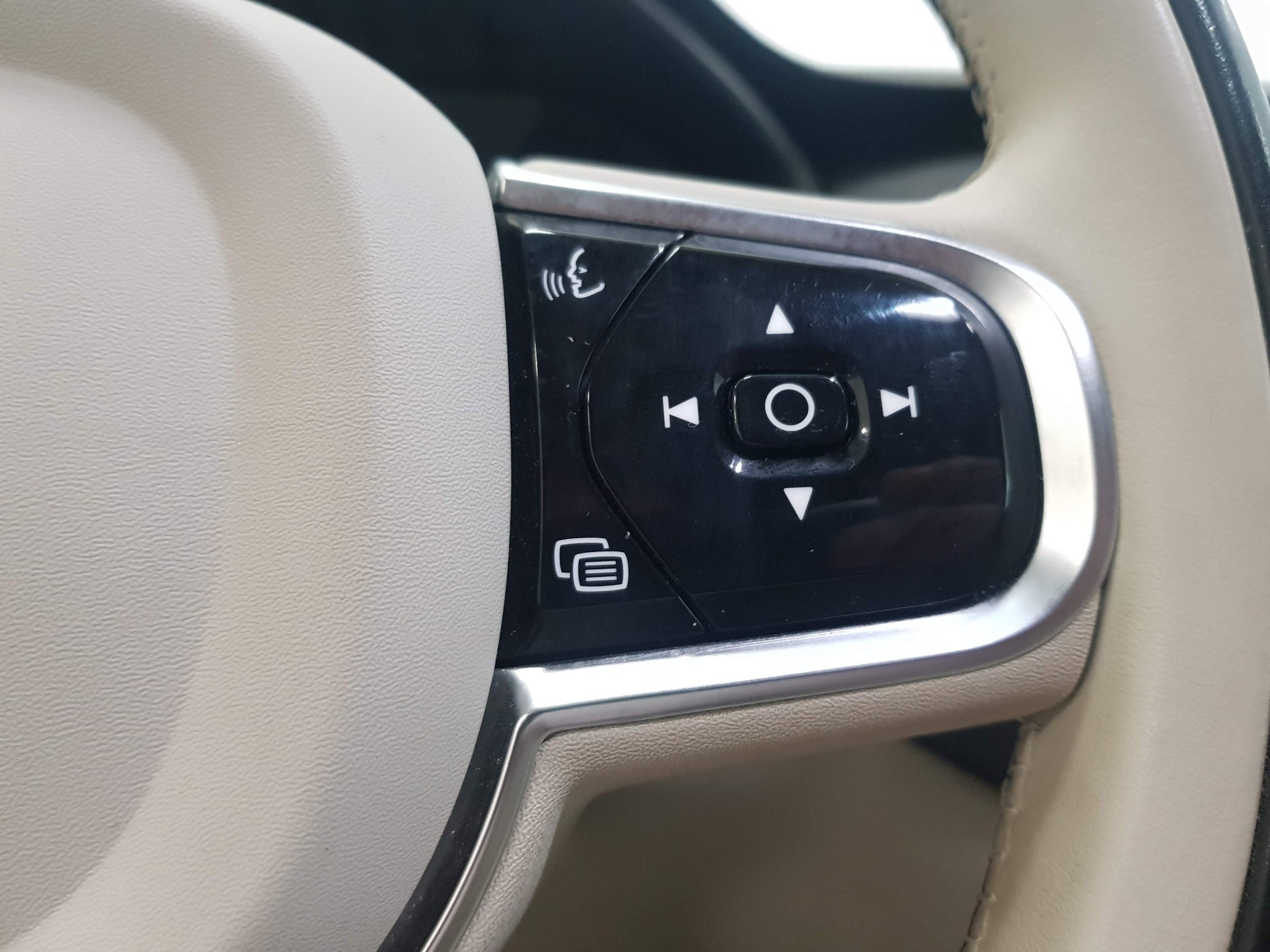 Volvo XC90  used car in Malaga