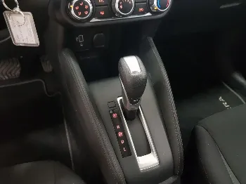 Miniatura Nissan Micra