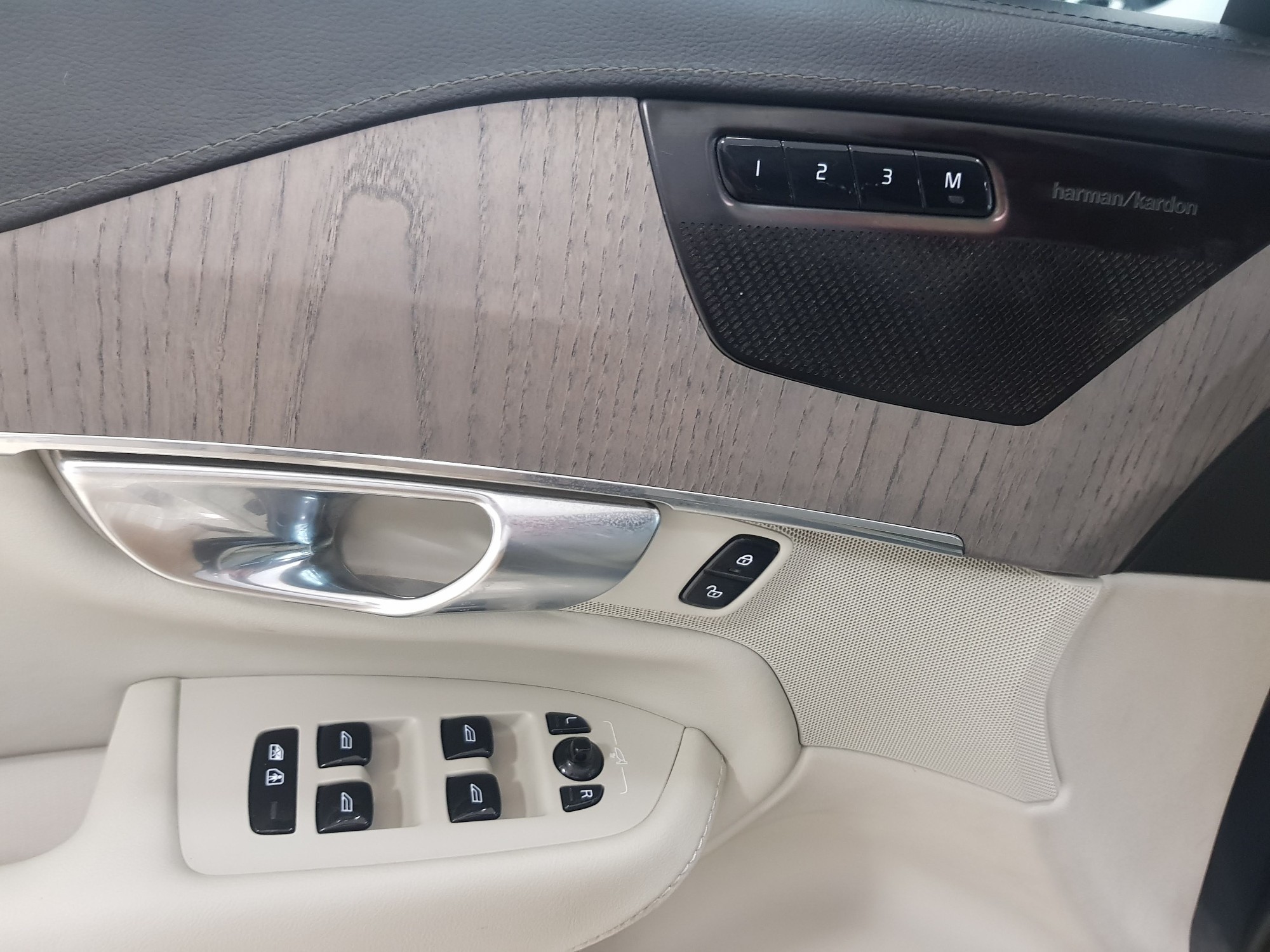 Volvo XC90  used car in Malaga