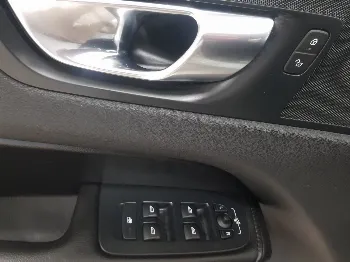 Miniatura Volvo XC60