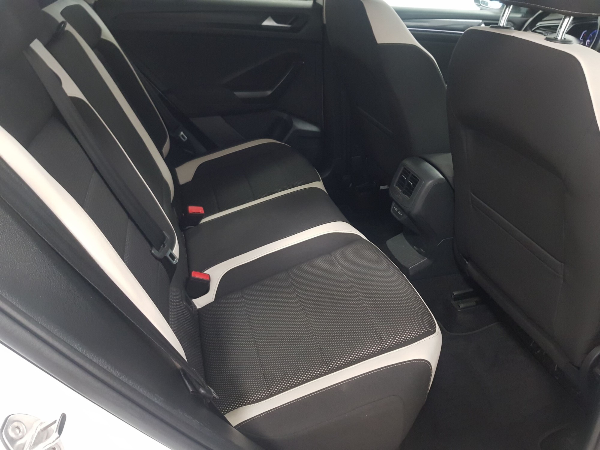 Volkswagen T-Roc  de segunda Mano en Málaga