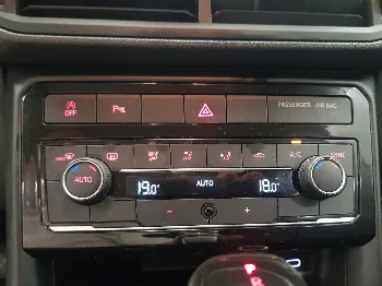 Thumbnail Volkswagen T-Cross
