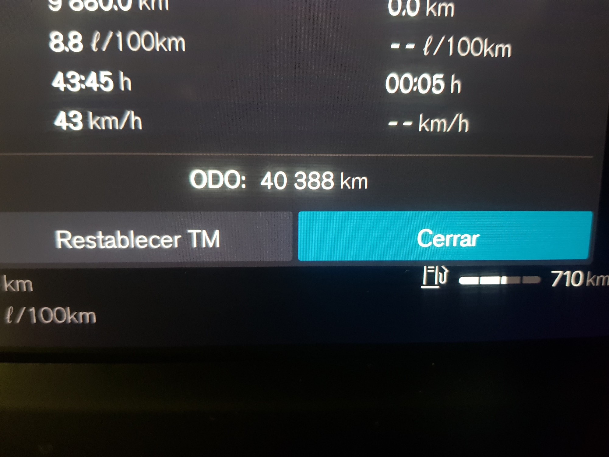 Volvo XC90  used car in Malaga