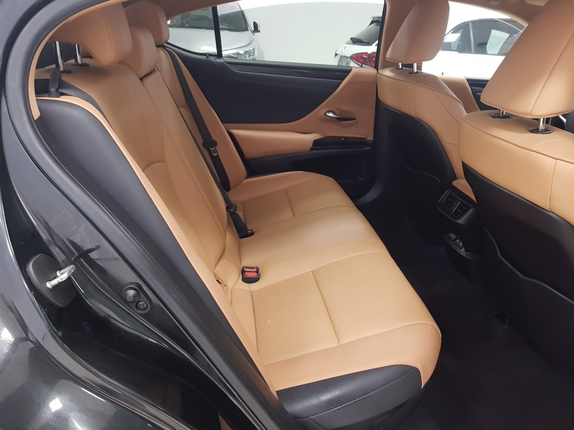 Lexus ES  used car in Malaga