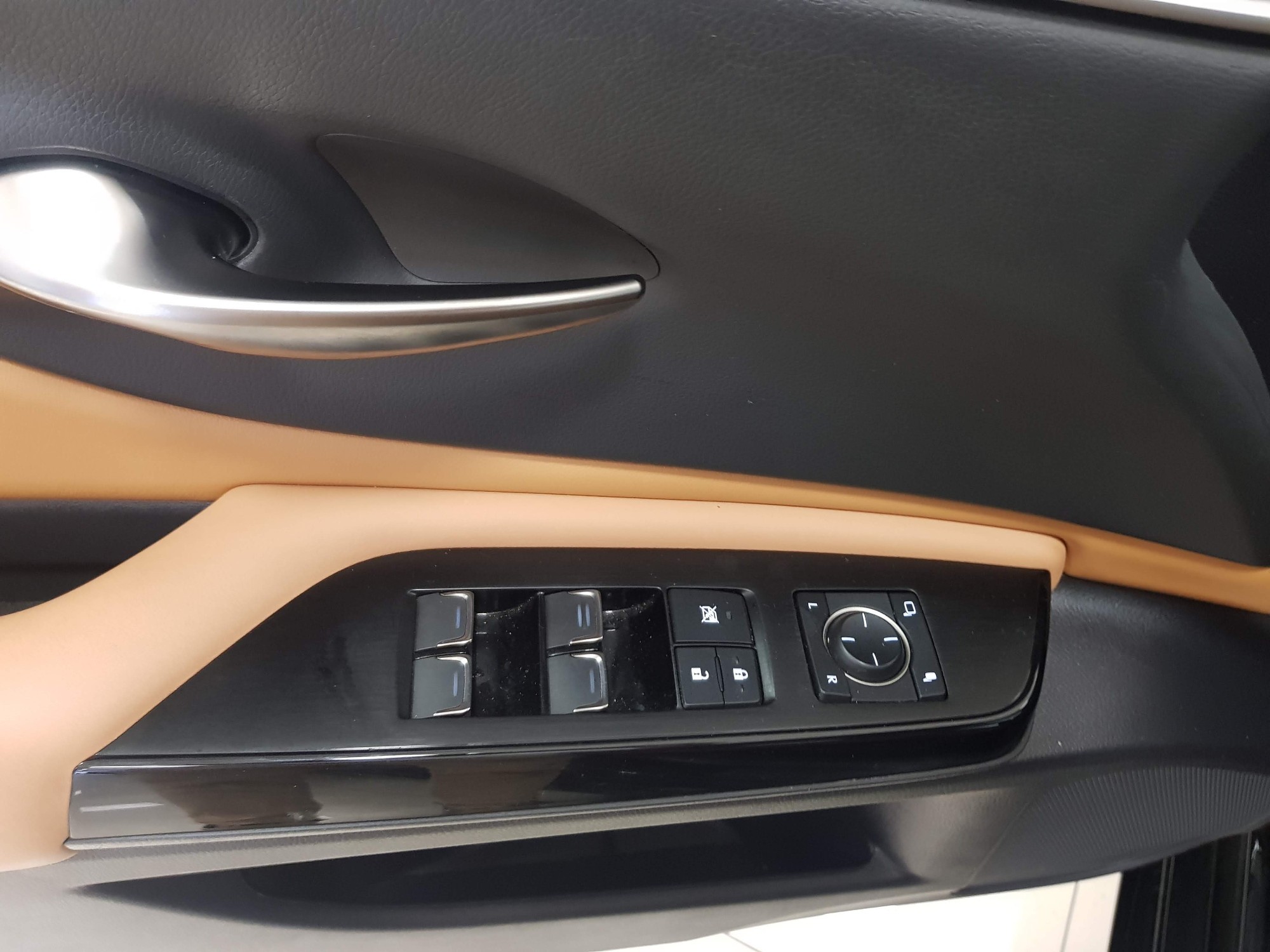 Lexus ES  used car in Malaga