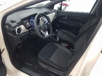 Miniatura Nissan Micra