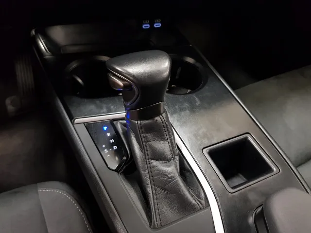Lexus UX250H  de segunda Mano en Málaga