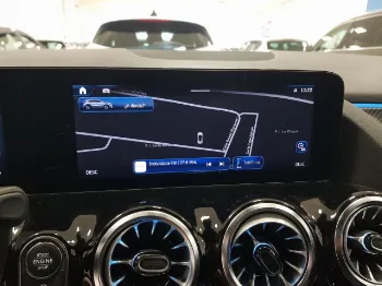 Miniatura Mercedes Benz GLA