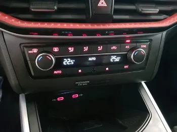 Miniatura Seat ARONA