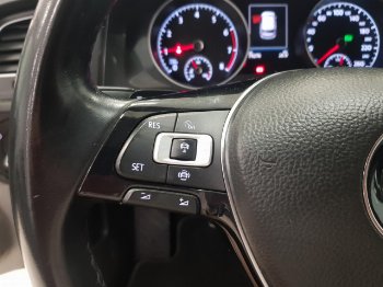 Miniatura Volkswagen Golf