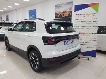 Thumbnail Volkswagen T-CROSS