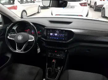 Thumbnail Volkswagen T-CROSS