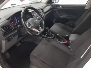 Thumbnail Volkswagen T-CROSS
