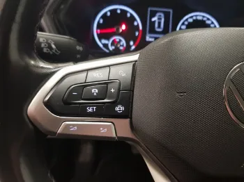 Thumbnail Volkswagen T-CROSS