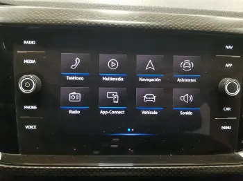 Thumbnail Volkswagen T-CROSS