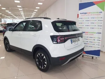 Thumbnail Volkswagen T-CROSS