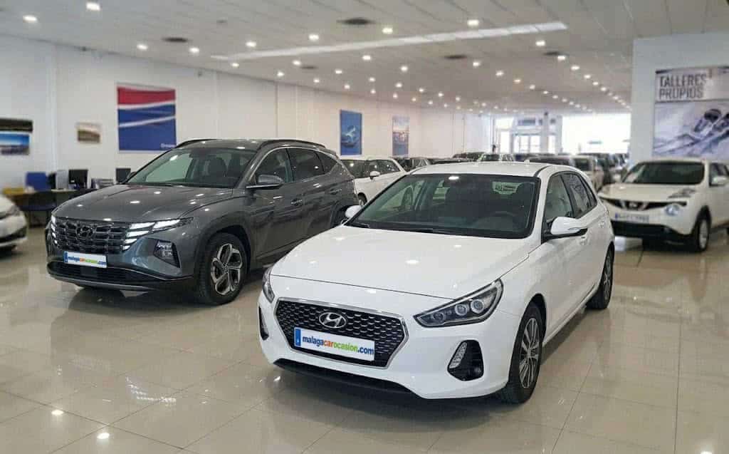Hyundai ocasión Málaga concesionario con varios Hyundai en exposición